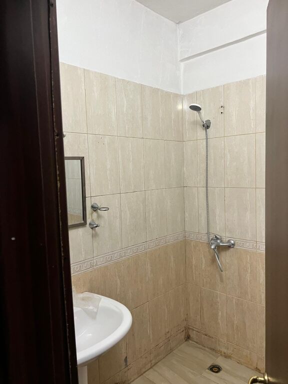 apartament me qera 1+1