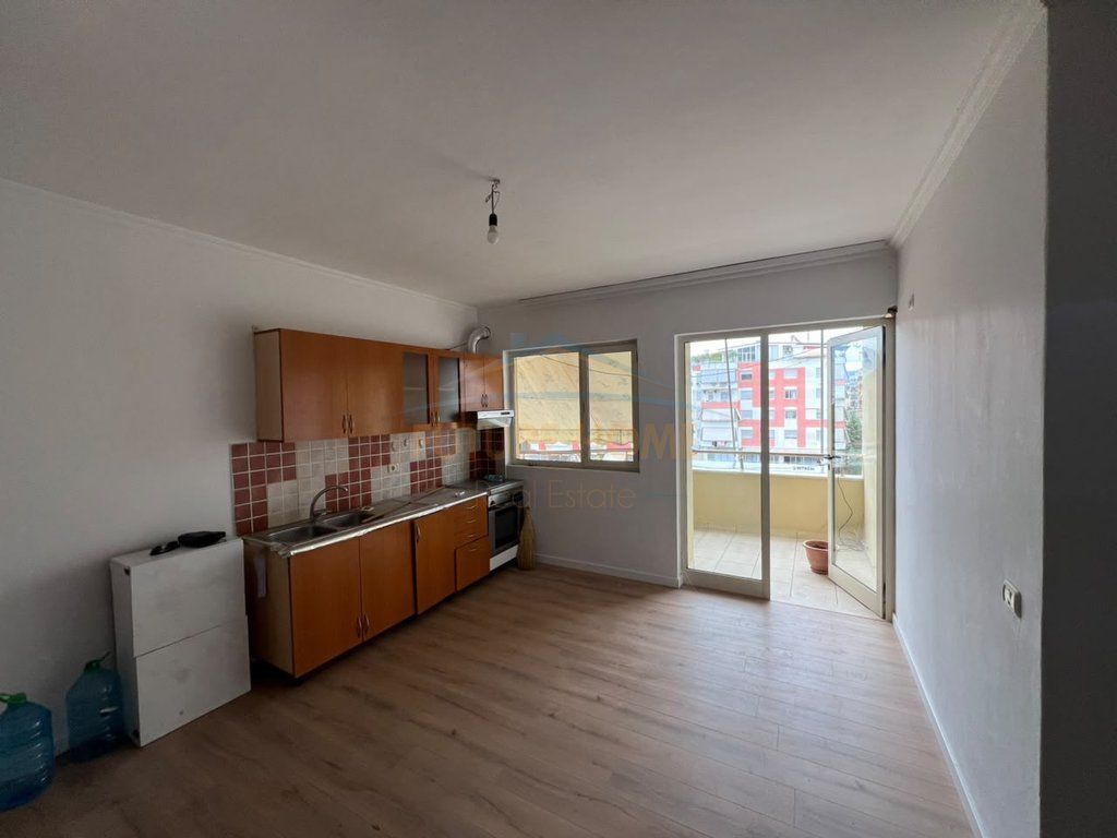 Shitet,Apartament 2+1+2,Selite, Tirane