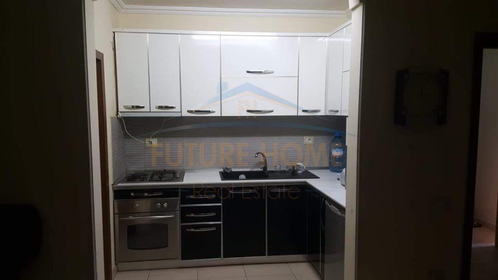 Shitet,Apartament 1+1&amp;Ambient Biznesi,Shkolla e Bashkuar