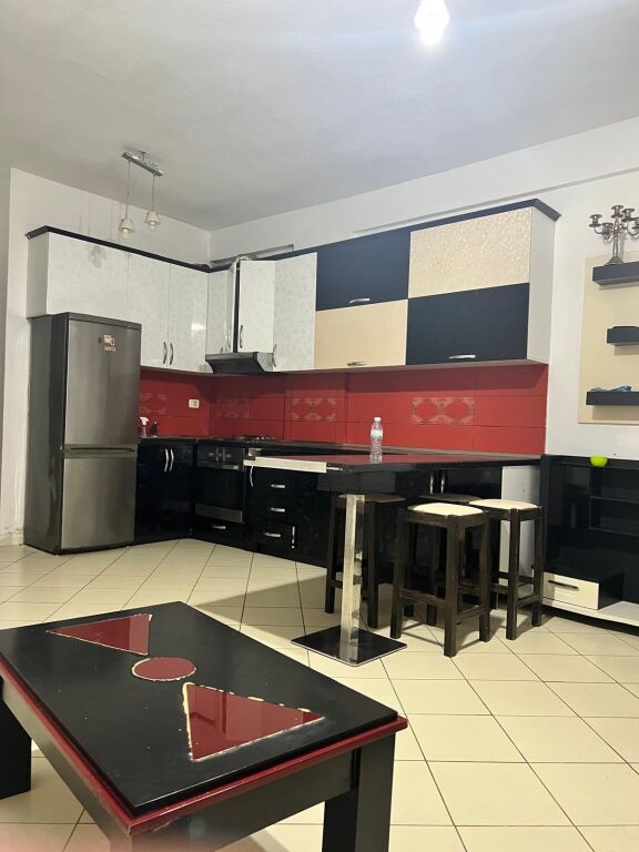 apartament me qera 1+1