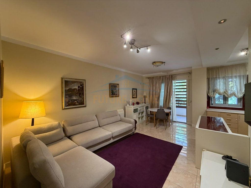Shitet, Apartament 2+1+2, Liqeni i That, Tirane