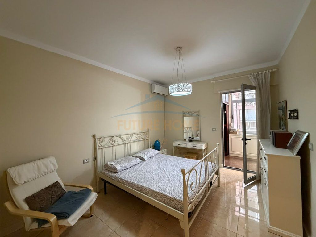 Shitet, Apartament 2+1+2, Liqeni i That, Tirane