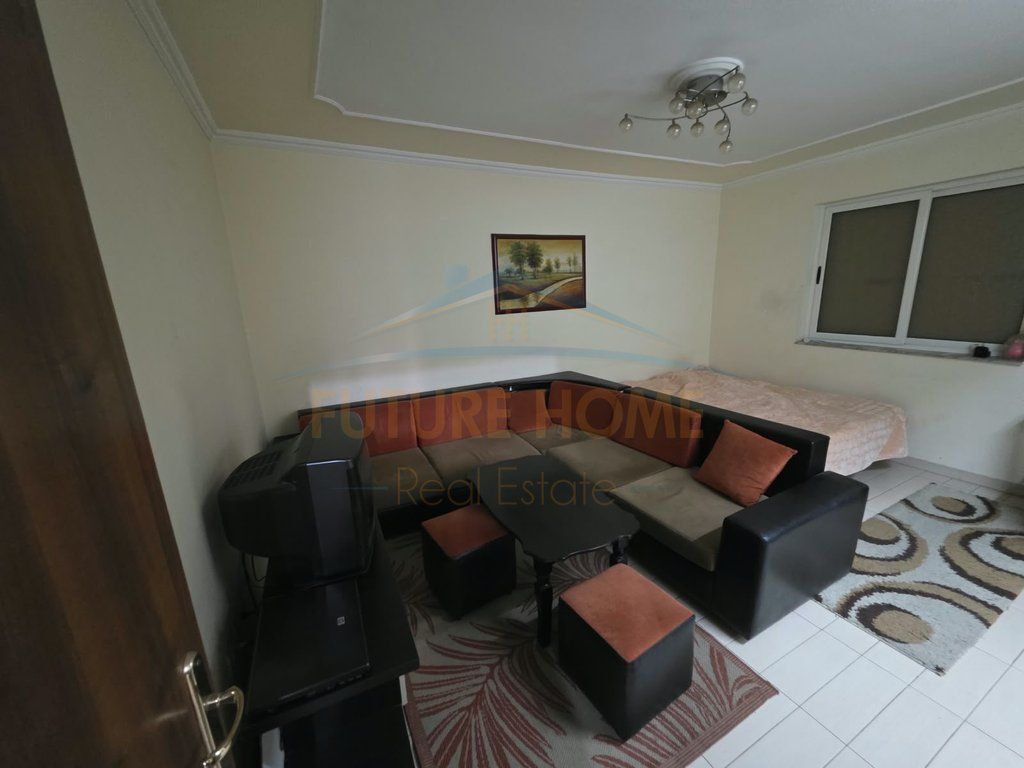 Shitet,Apartament 1+1&amp;Ambient Biznesi,Shkolla e Bashkuar