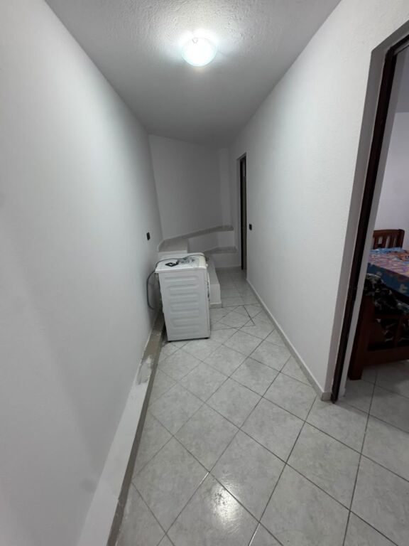 Jepet Me Qera Apartament 1+1+1 Ballkon