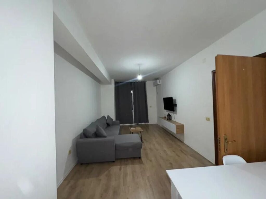 Apartament 1+1 i mobiluar me qira te Pallatet Fratari, Astir, 83 m²