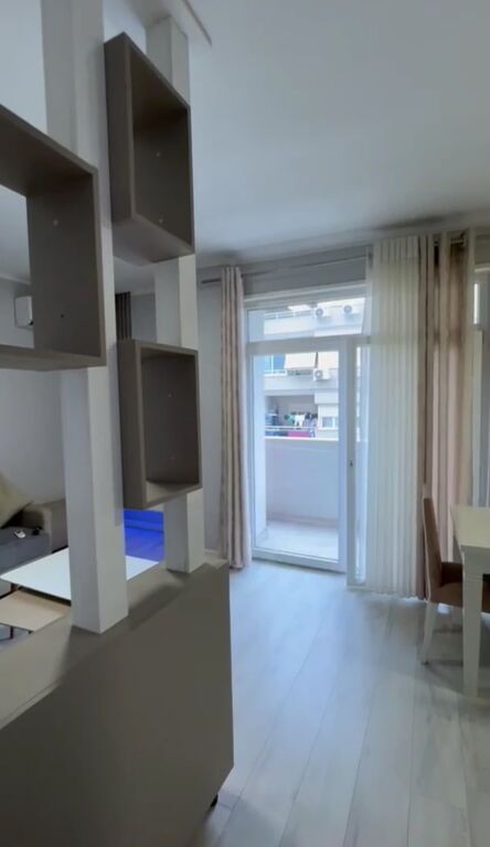 Shitet apartament 1+1 tek Rruga Siri Kodra
