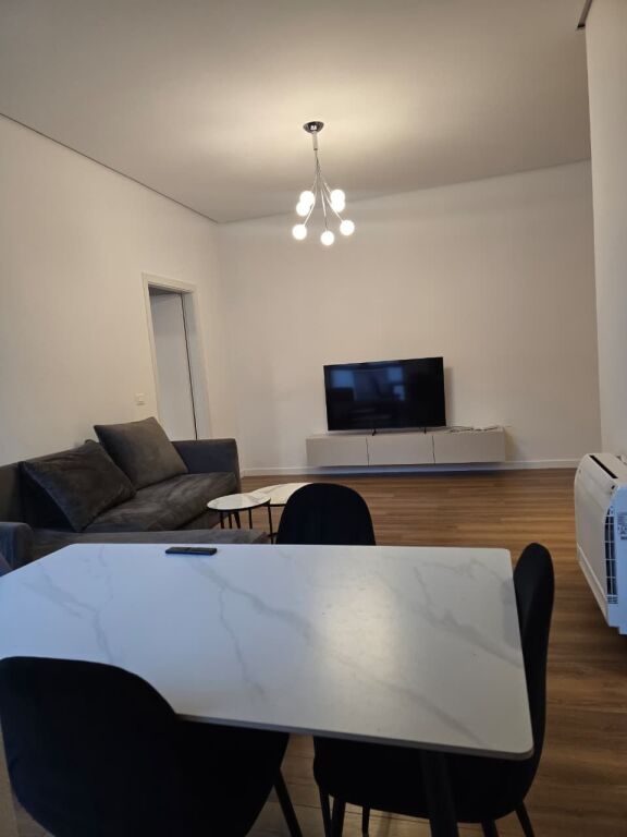 APARTAMENT 1+1 ME QIRA – LIQENI I THATË