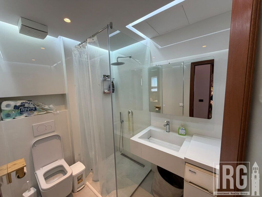 QIRA APARTAMENT 2+1 ME VERANDË / RRUGA HIM KOLLI