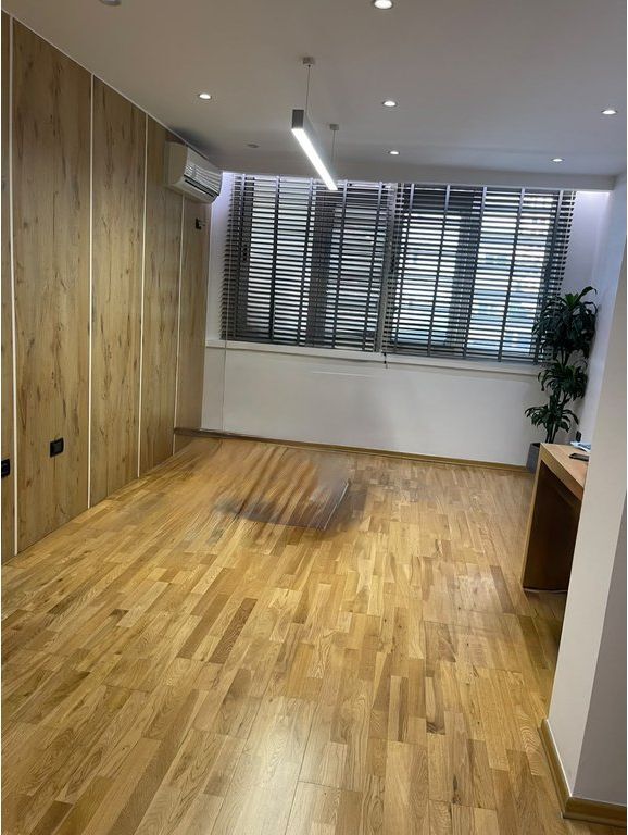 SHITET APARTAMENT 2+1 ME VERANDE PERBALLE GJYKATES SE RRETHIT GJYQESOR, ISH EKSPOZITA     30,000,000 Lekë