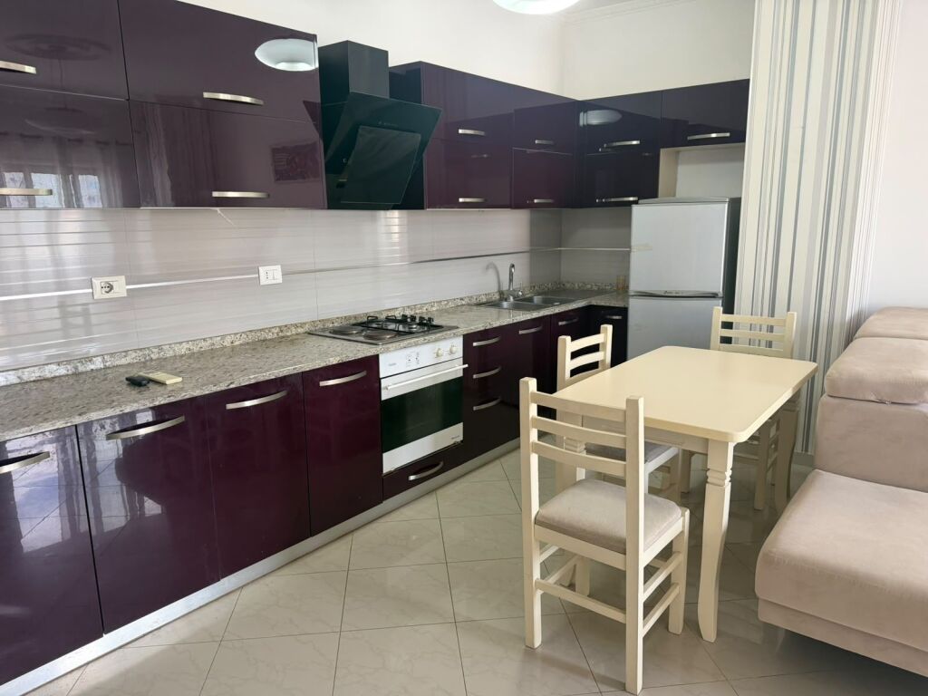 🏡 JEPET ME QIRA APARTAMENT 2+1+2 NË QENDËR, DURRËS! 📍