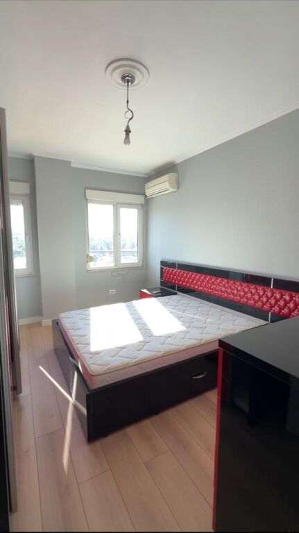 Shitet apartament 2+1 tek Pallatet e Verdha (139 milion) 83 m2 .