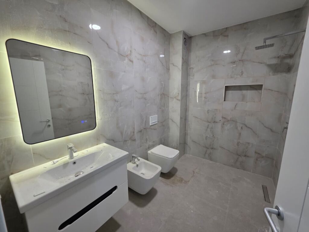 🏡 JEPET ME QIRA APARTAMENT 2+1+2 + DEPO + PARKIM  📍 Adresa: Pranë Zogut të Zi