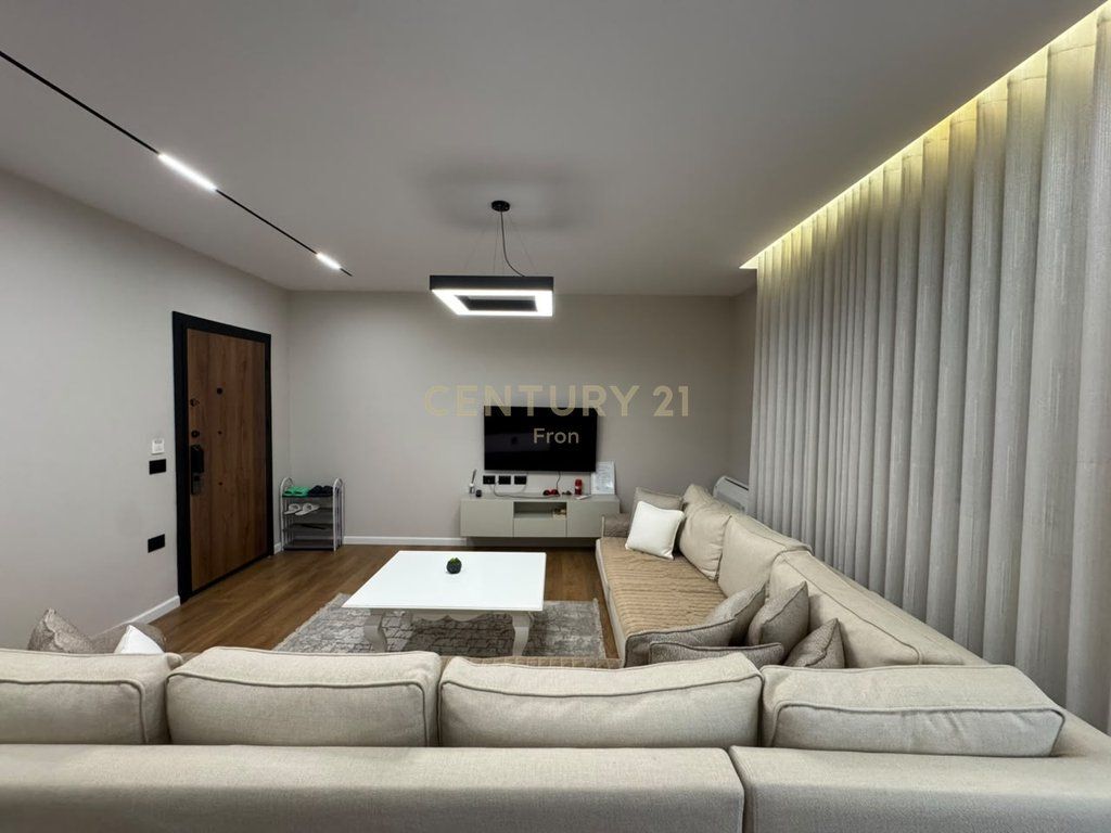 APARTAMENTE AIRBNB PER QIRA PRANE XHEKO IMPERIAL NE BLLOK!