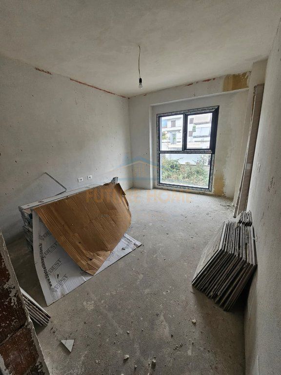 Shitet, Apartament 2+1+2+Post Parkimi, Kompleksi Bengasi , Porcelan, Tiranë
