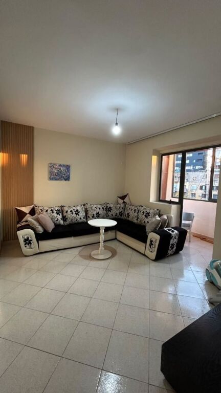 APARTAMENT 1+1 50,000 LEKE RRUGA FORTUZI