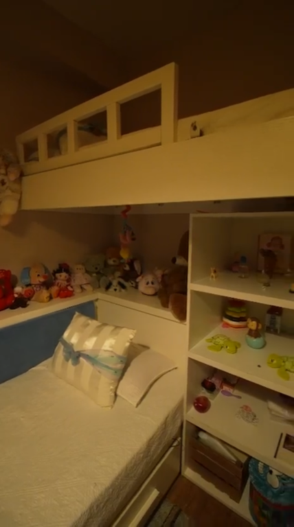 Apartament 2+1+2 per shitje Komuna e Parisit !
