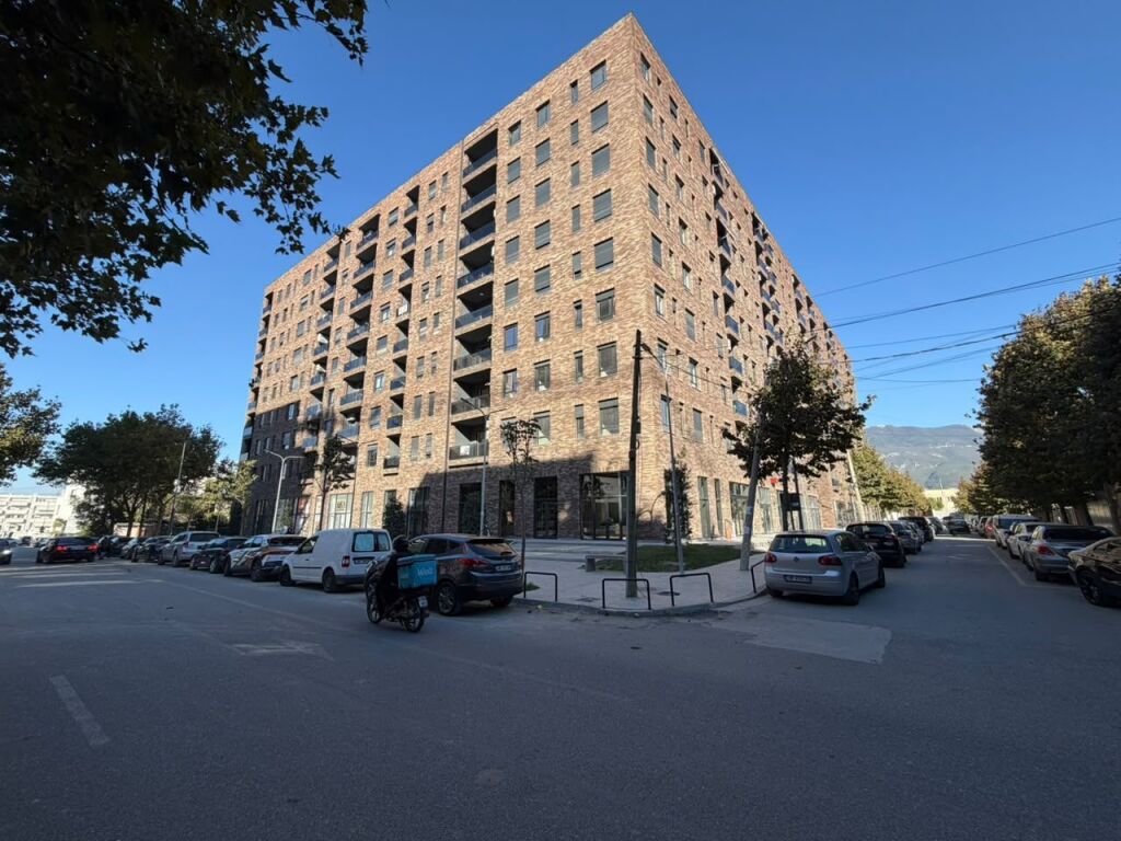 Apartament 1+1 në shitje në Rruga 5 Maji, Tirane
