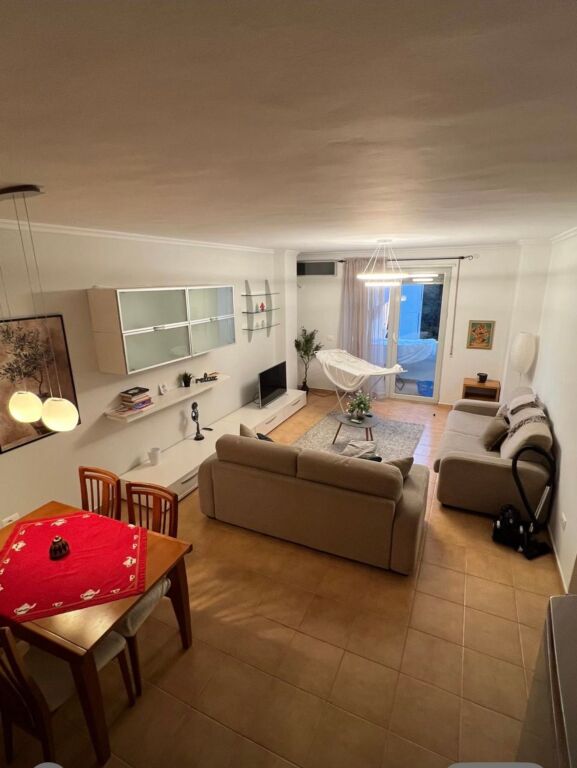 1+1, floor 3 Elevators, sales street block, 800 thousand lek
