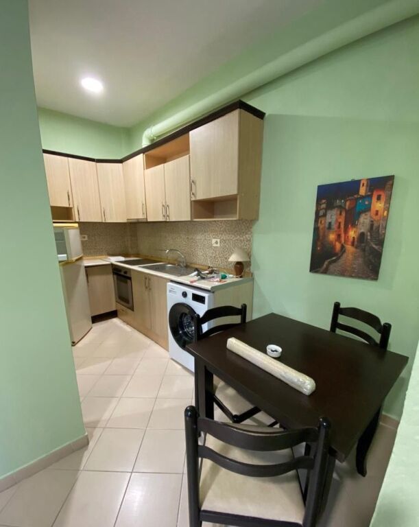 Qera | Shtëpi private 1 + 1 | Laprakë | 400 €/muaj
