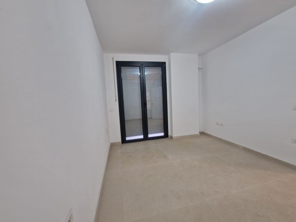 Qera | Ambjent Biznesi | Kompleksi Zirkon | 500 €/muaj