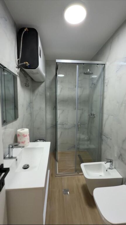 Shitet apartament 2+1 tek Pallatet e Verdha (139 milion) 83 m2 .