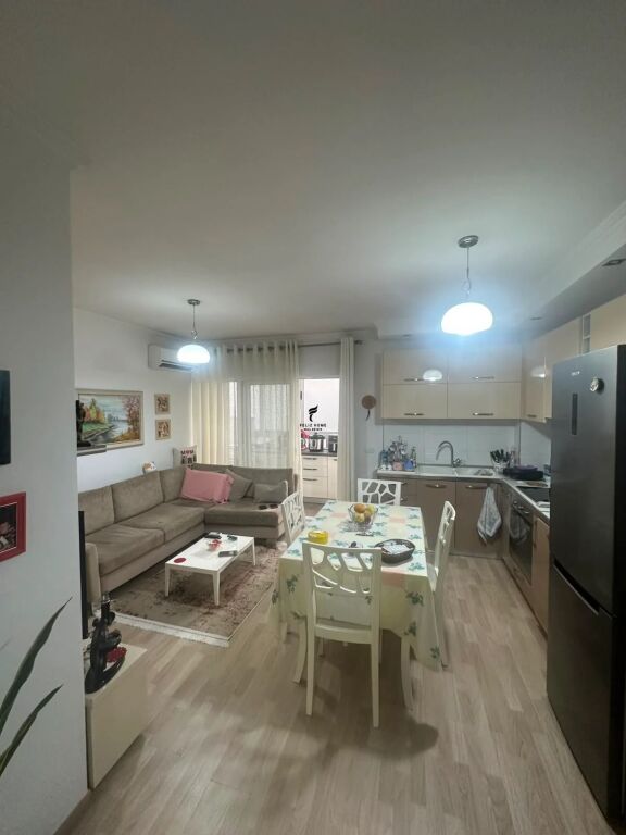 SHITET APARTAMENT 2+1 KOMUNA E PARISIT 20.000.000 LEKE FH-98380