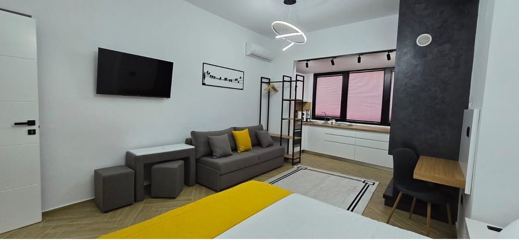 JEPET ME QIRA AMBIENT PËR AKOMODIM HOTELIER – QENDRA E DURRËSIT