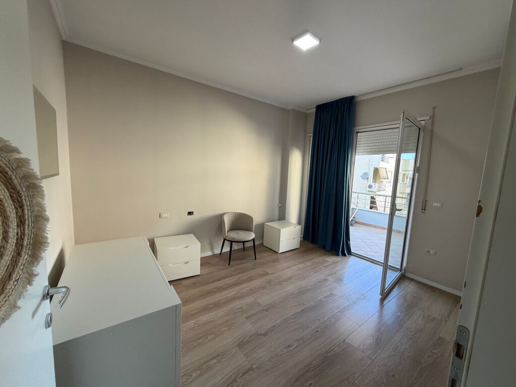 🏢 APPARTAMENTO IN VENDITA 2+1 A LIQENI I THATË  In una delle zone più esclusive e richieste di Tirana, di fronte all'hotel Radisson 📍 Liqeni I thate  💰 Prezzo 250,000 Euro