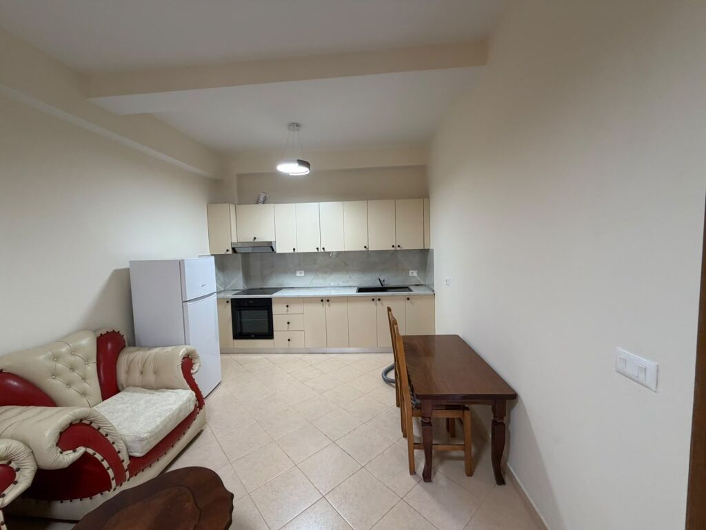 For rent 1+1 American villas villa 40000 lek