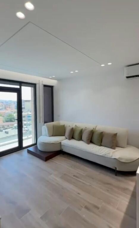 Qera | Apartament 2 + 1 | Rruga e Dibrës | 1000 €/muaj i diskutueshem