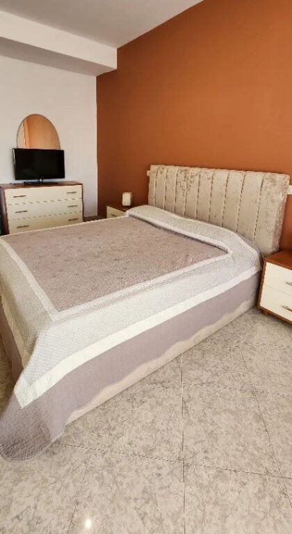 Jepet apartament 1+1 tek Pazari i Ri .