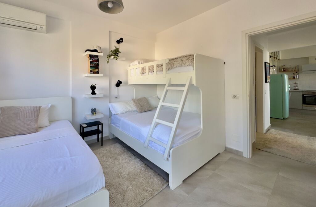 Elegante appartamento con 2 camere da letto e vista mare, a pochi passi dalla spiaggia di Santa Quaranta, Saranda
