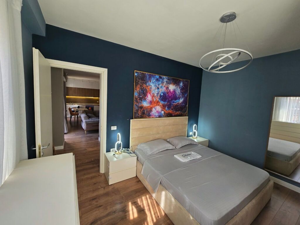 Bulevardi Zogu i Pare Jepet me Qera Apartament 1+1