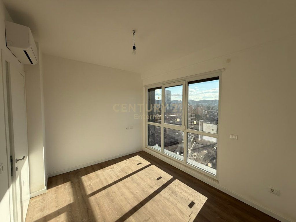 Appartamento vuoto per uffici in affitto – 130 m² | Nuovo Bazar