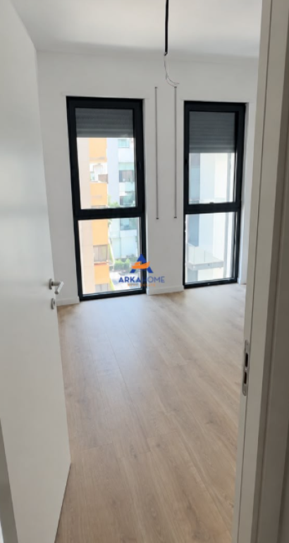 OFFICE FOR RENT 82 M2 "PARIS COMMUNE" 700 EUROS