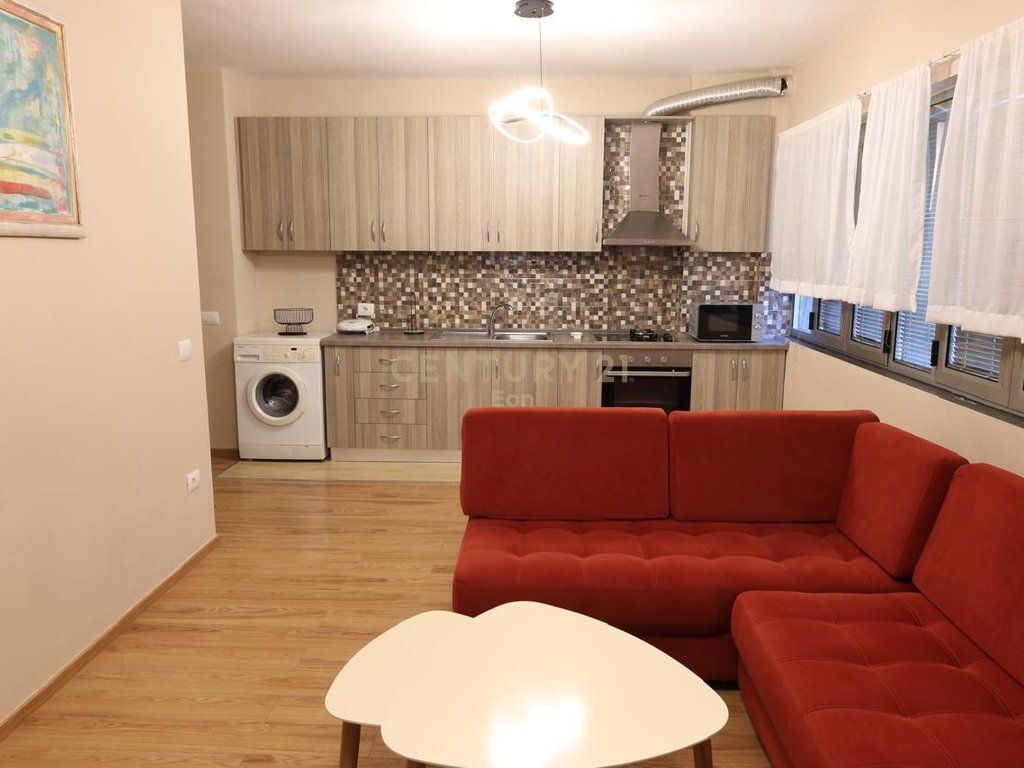 JEPET ME QIRA APARTAMENT 1+1 NE CURRILA !