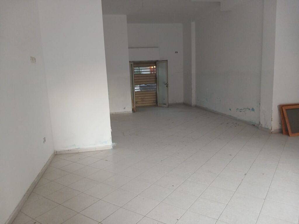 Dyqan 96 m² në shitje në Bashkia, Vlore
