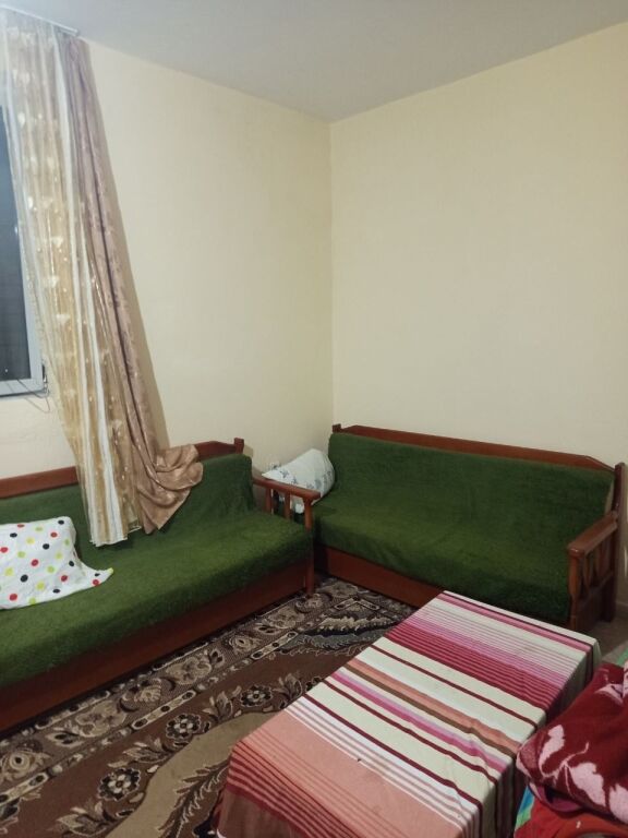 Garsoniere 1+1 me qira në Rruga 5 Maji, Tirane