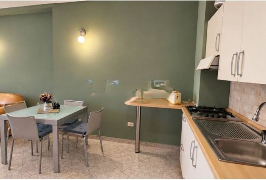 Apartament 1+1 me qira në Sheshi Skenderbej (Qender), Tirane