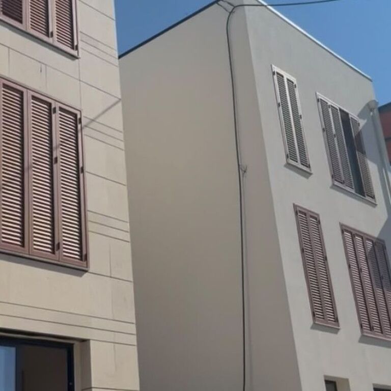 🏡🔥 OKAZION! SHITET APARTAMENT 2+1+2 + VERANDË | MAISON DE LA TERRE, TEG 9