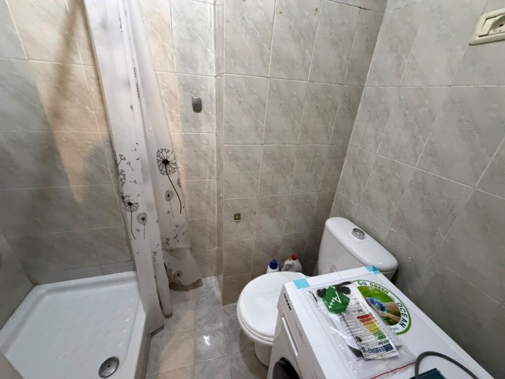Apartament 2+1 me qira në Rruga e Kavajes, Tirane