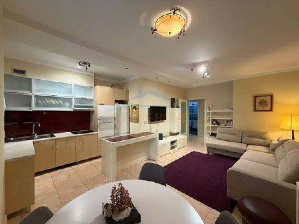  Shitet, Apartament 2+1+2, Liqeni i That, Tirane