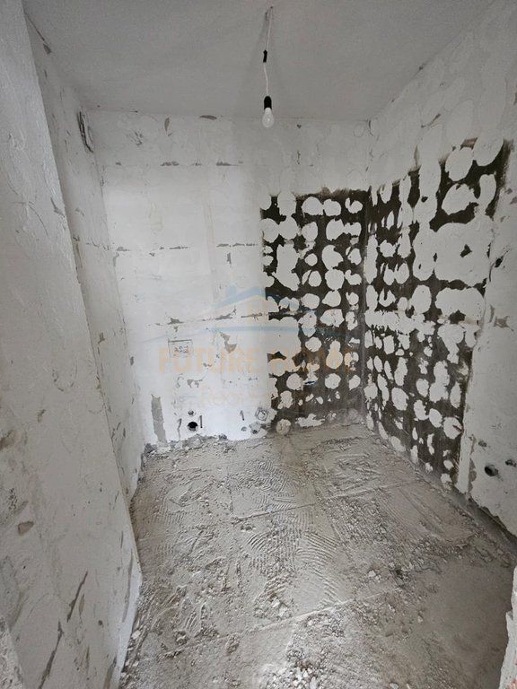 Shitet, Apartament 2+1+2+Post Parkimi, Kompleksi Bengasi , Porcelan, Tiranë