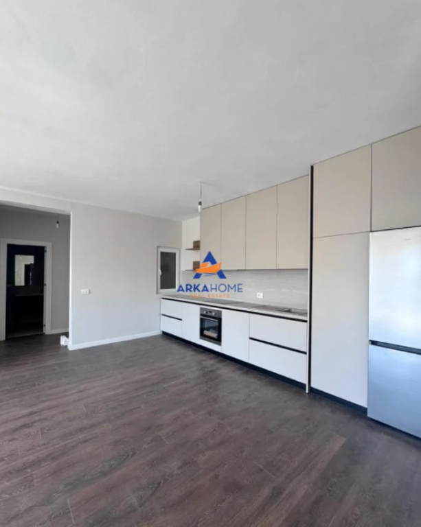 UFFICIO IN AFFITTO 125 M2 "COMPLESSO BERMON, NUOVO BOULEVARD" 60.000 LEKE