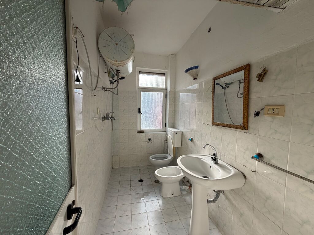 For sale, 2+1 apartment, Behind the Prefecture, Durres