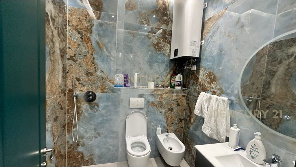 Apartament 2+1+2 me qira tek Kopshti Botanik!