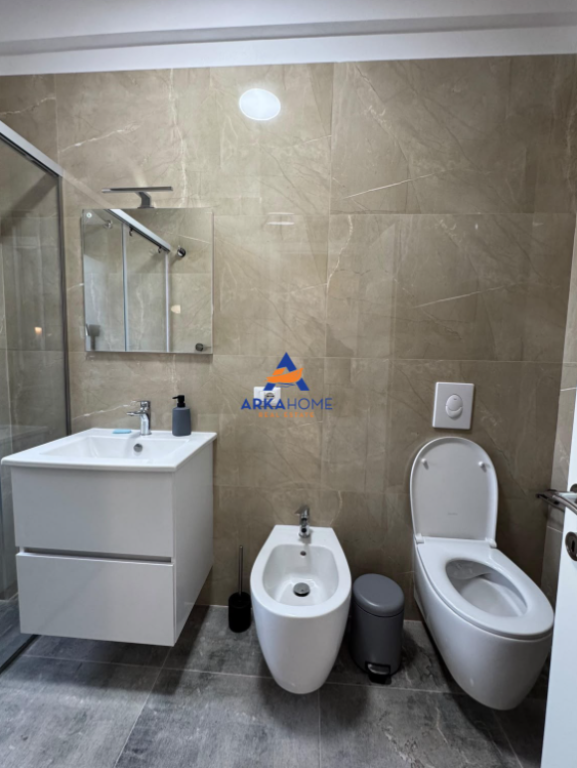 APPARTAMENTO 1+1 IN AFFITTO CON BALCONE "VIA FROSINA PLAKU, 21 DHJETORI" 75.000 LEKE