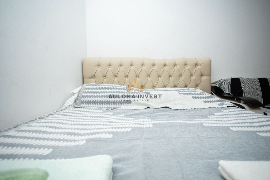 STUDIO ME QERA AFATGJATE LUNGOMARE-VLORE.