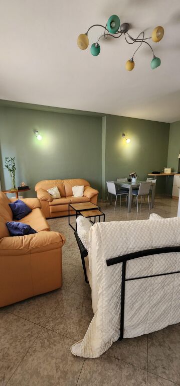 Apartament 1+1 me Qira Pazari i Ri Tirane