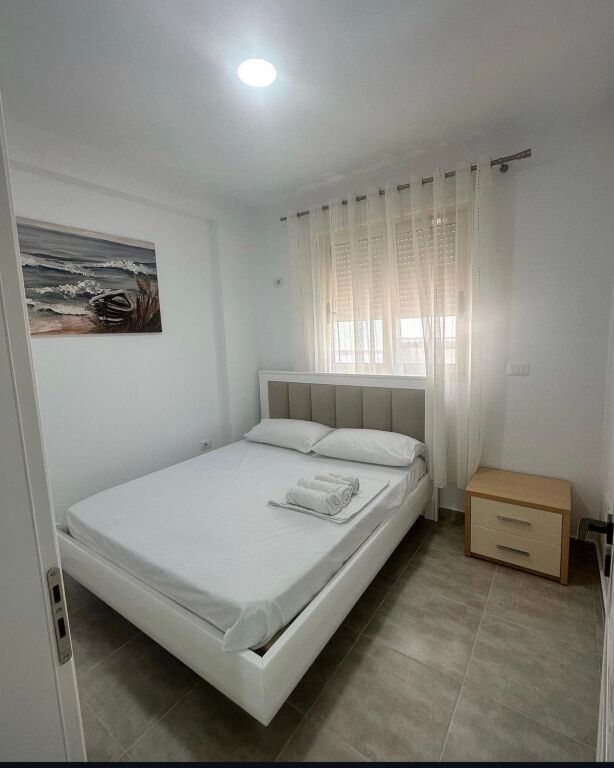SHITET APARTAMENT 1+1 DHE GARAZHD 19m UJI FTOHTE VLORE